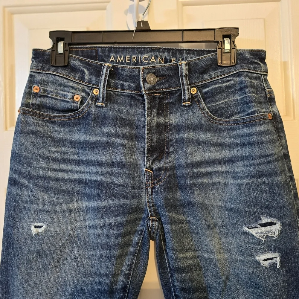 American Eagle Outfitters Men's Distressed Blue Jeans